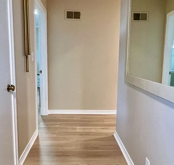 1404 Melrose Dr — Photo 5