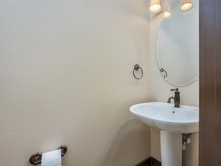 308 Golden Bear Dr — Photo 33