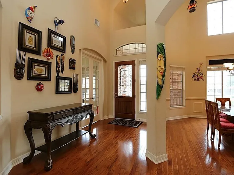 7610 Hampton Bay Ln — Photo 2