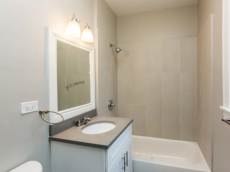 2113 W Caton St #3E — Photo 7
