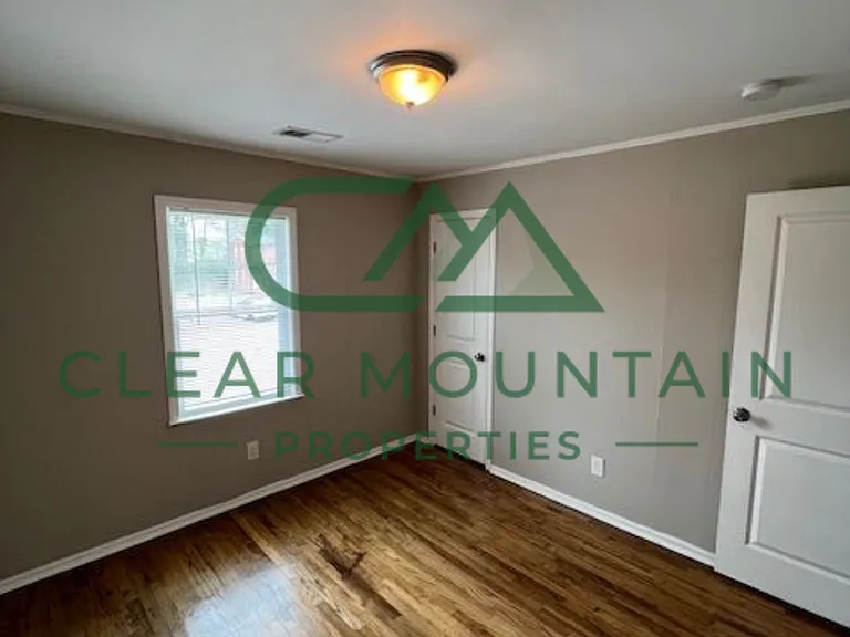 411 Hagood St #B — Photo 7