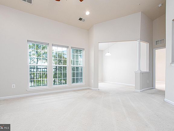 5th image of 1624 Hardwick Ct APT 403