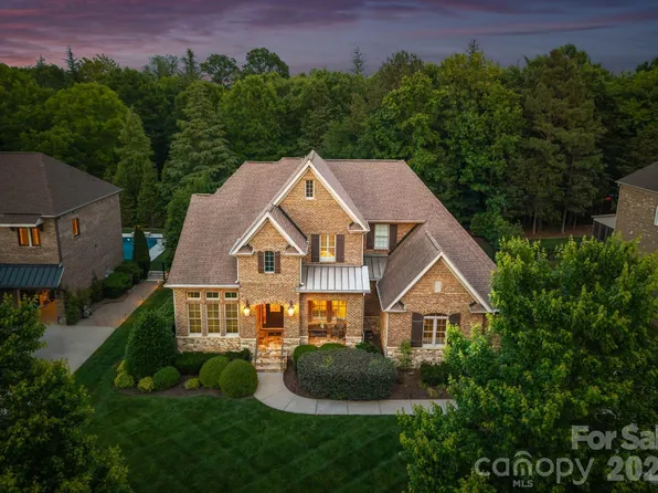 221 Glenmoor Dr, Waxhaw, NC 28173