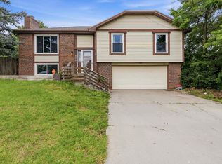 800 Rockledge Dr, Junction City, KS 66441