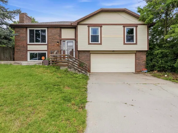 800 Rockledge Dr, Junction City, KS 66441