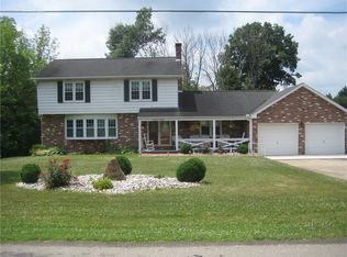 2220 Manor Dr, Ford City, PA 16226