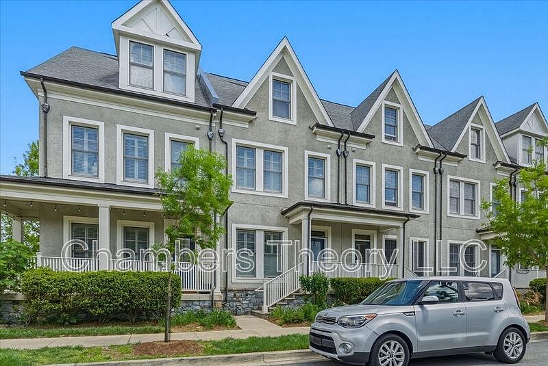 1st image of 2735 Linden Ln