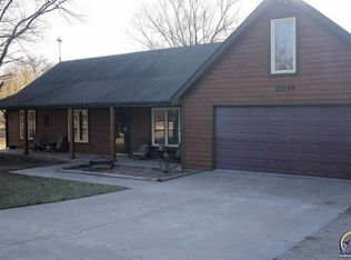 21249 S Michigan Rd, Quenemo, KS 66528