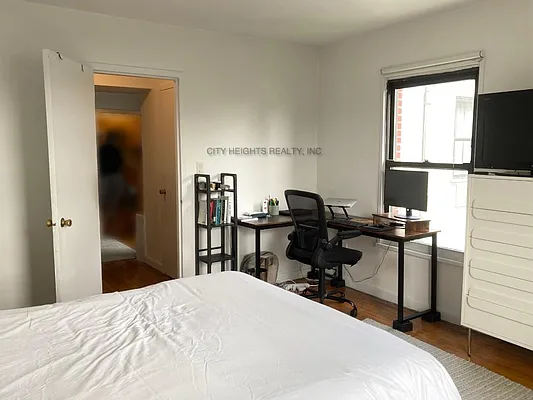 Rented by City Heights Realty | media 10