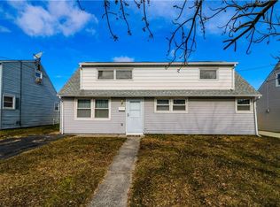 78 Laurel St, Carteret, NJ 07008