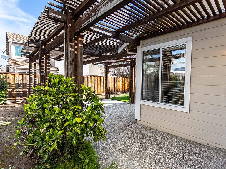 1040 Dellwood Ct — Photo 9