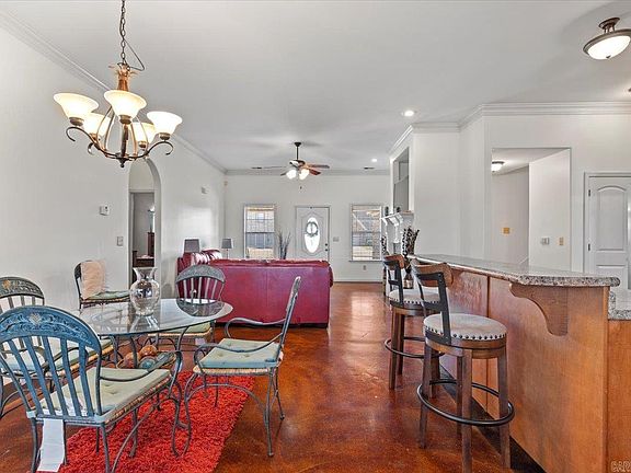 3rd image of 834 Bayou Vista Dr