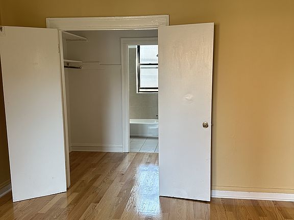 2nd image of 6869 S Crandon Ave #2