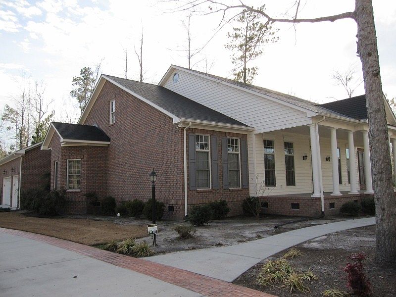 2nd image of 611 Taberna Cir