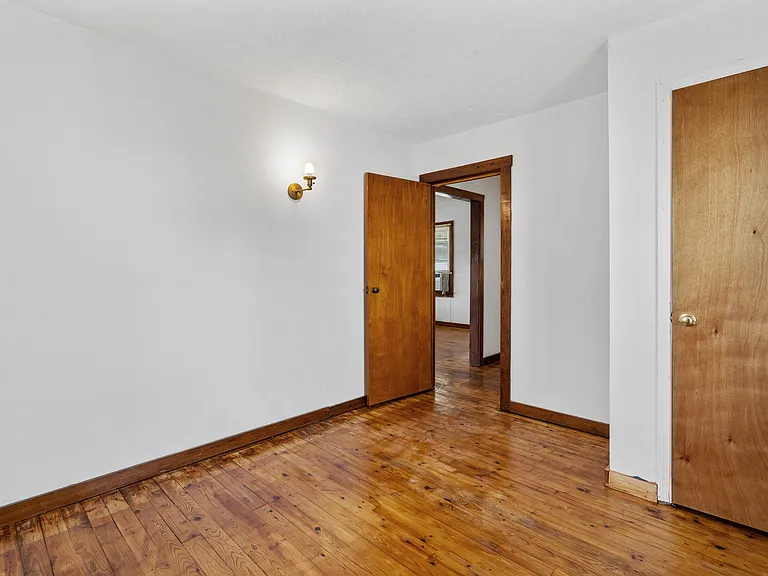 1858 Wilbur Ave — Photo 9