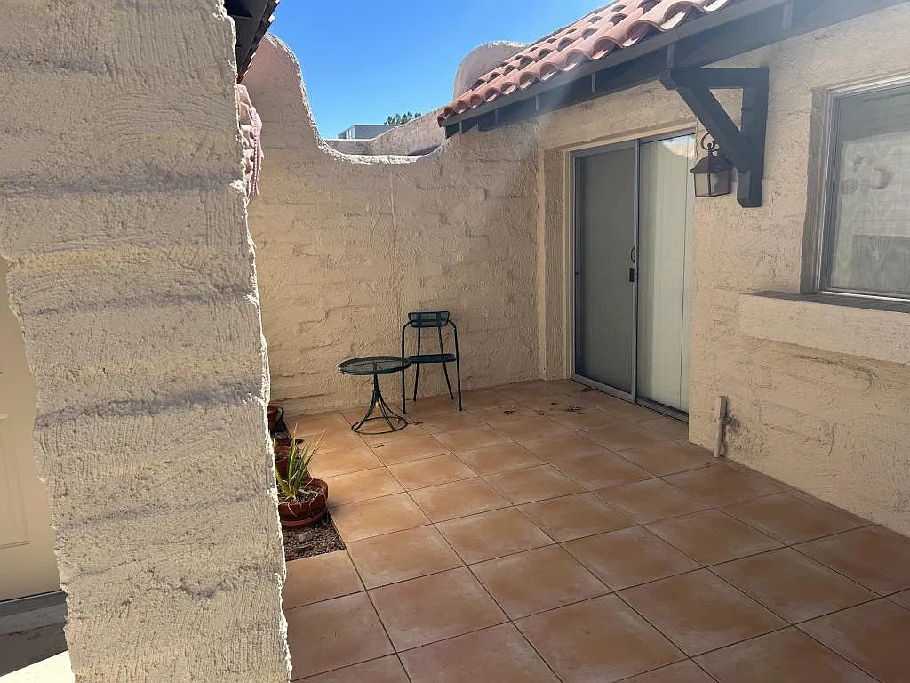 719 W Placita Nueva — Photo 3