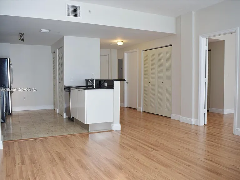 3339 Virginia St #207 — Photo 21