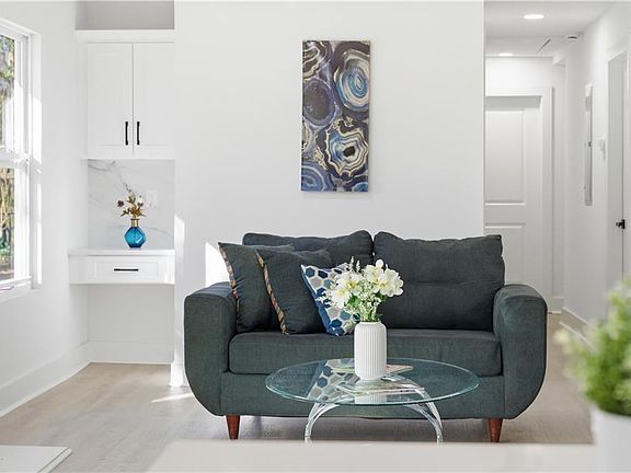 4th image of 3901 Ebenezer Rd