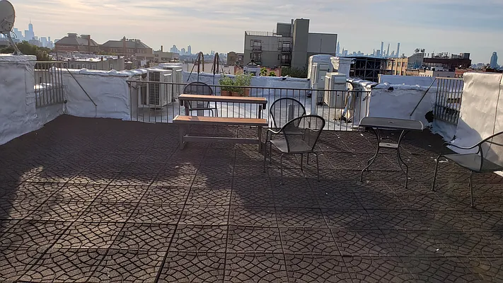 Rented by The Hamilton Group | media 11