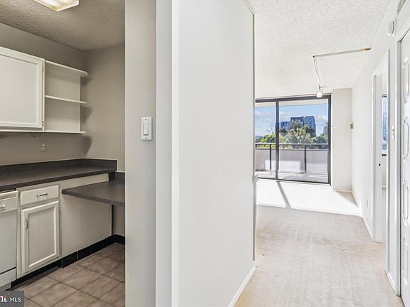 5th image of 5225 Pooks Hill Rd APT 417N