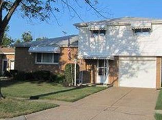 31 Nassau Ln, Cheektowaga, NY
