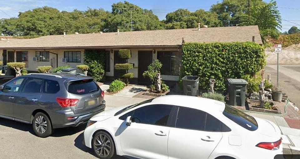 1st image of 215 S Park Ln #215