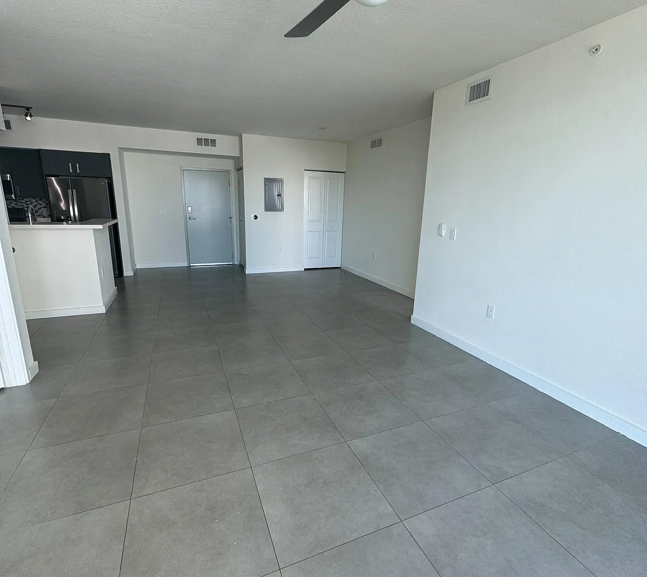 730 NW 2nd St — Photo 3