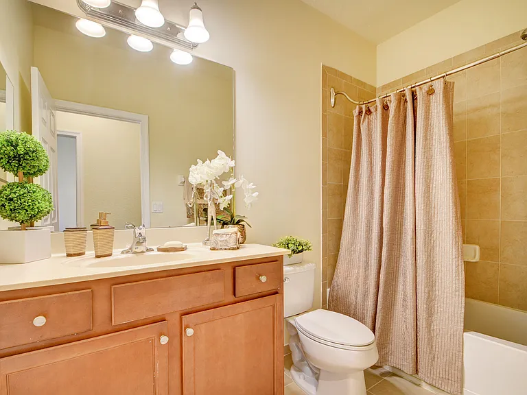 10385 Wellington Parc Dr — Photo 32