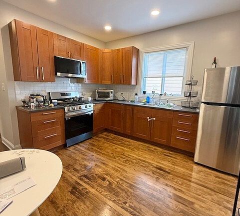 5th image of 3622 N Christiana Ave Unit 1