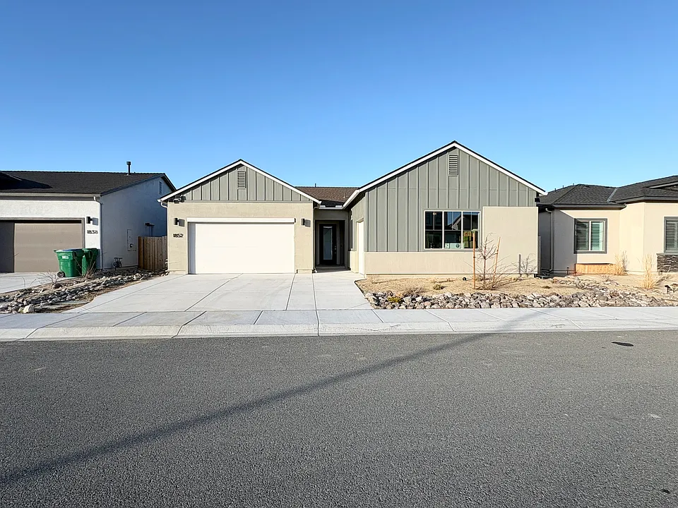 1852 Hogan Peak St