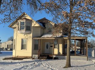 657 N 3rd St, Breese, IL 62230