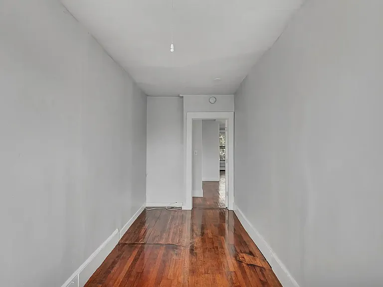 33 Howe St #3R — Photo 11