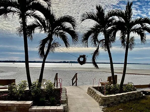 830 S Gulfview Blvd APT 104, Clearwater, FL 33767