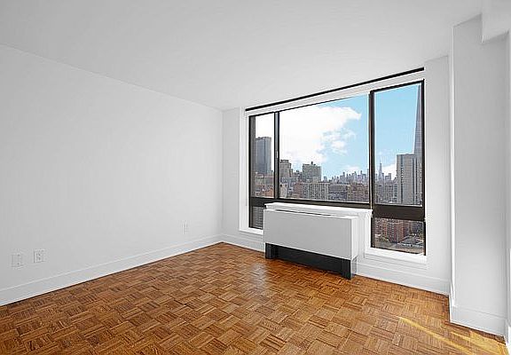 4th image of 420 W 42nd St APT 23G