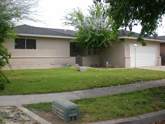 2nd image of 4770 N Briarwood Ave