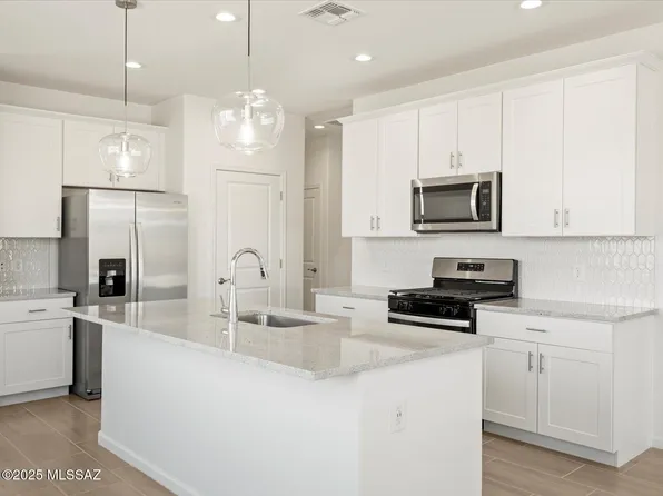 16683 S Paseo El Popote, Sahuarita, AZ 85629