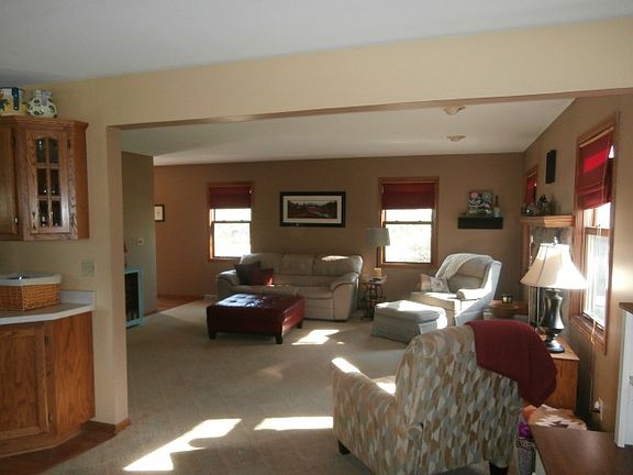 3rd image of 6620 Lorraine Cir