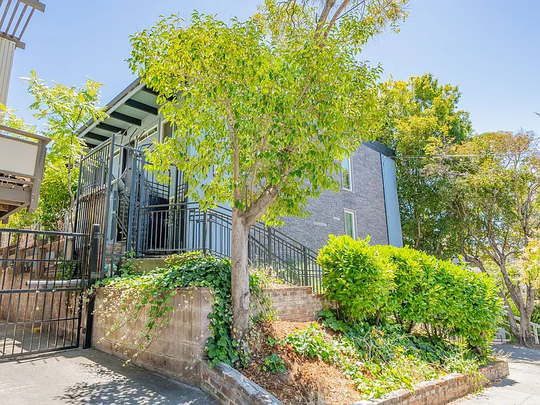 650 Vernon Street — Photo 13