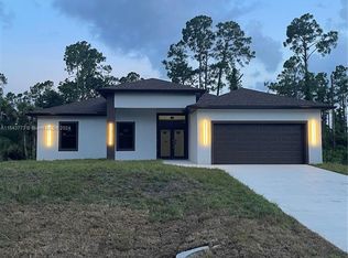 1124 Catenary St E, Lehigh Acres, FL 33974