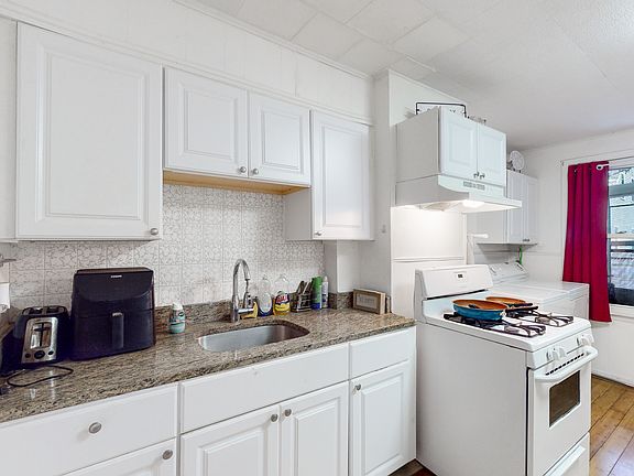5th image of 155 Tremont St #1