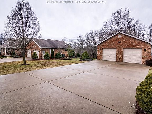 3rd image of 77 Woodland Dr