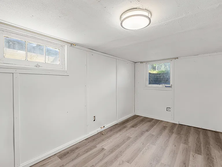 4925 N Willamette Blvd — Photo 16