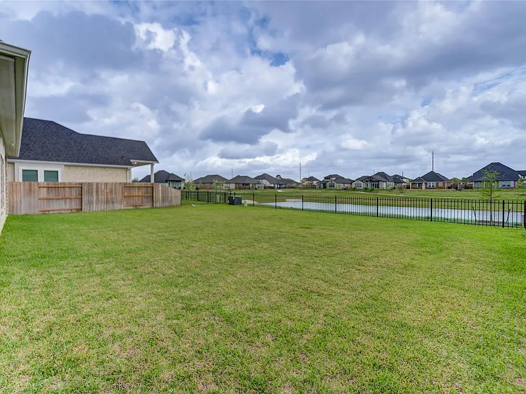 6607 Arabella Lakes Dr — Photo 48