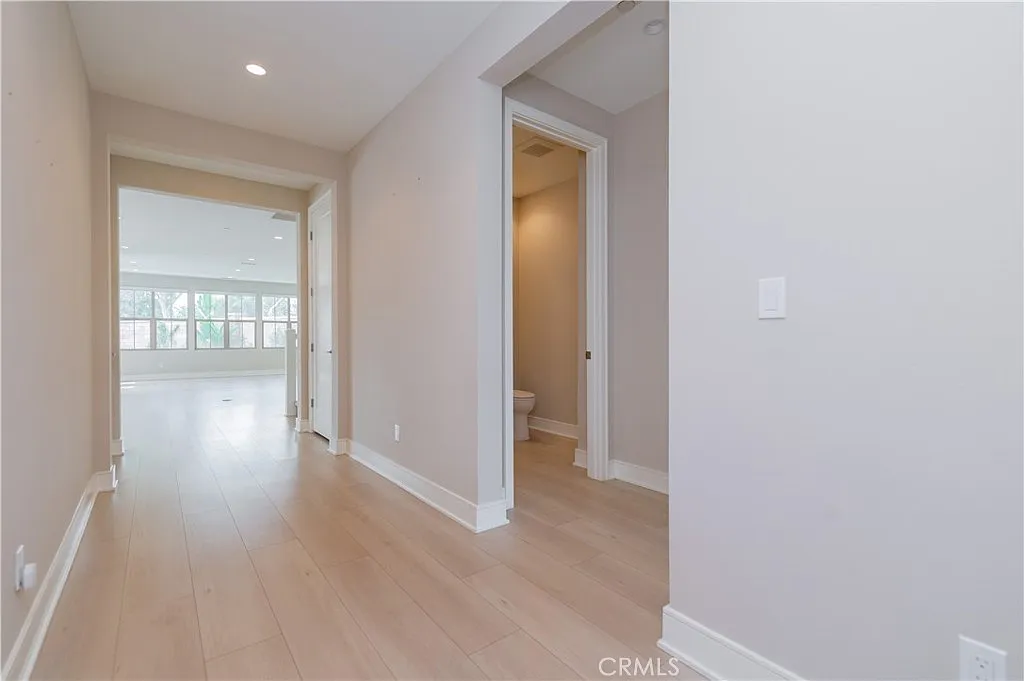 4 bed, 3.5 bath, 3349 sqft, $8,000 — Photo 2