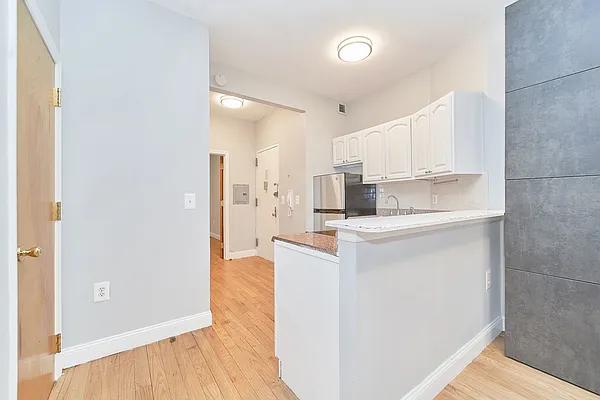 Rented by Living New York | media 9