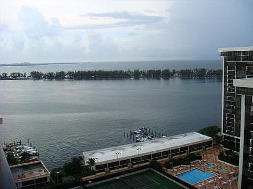 2nd image of 1901 Brickell Ave #111