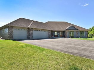 9423 Lemond Rd, Ellendale, MN 56026
