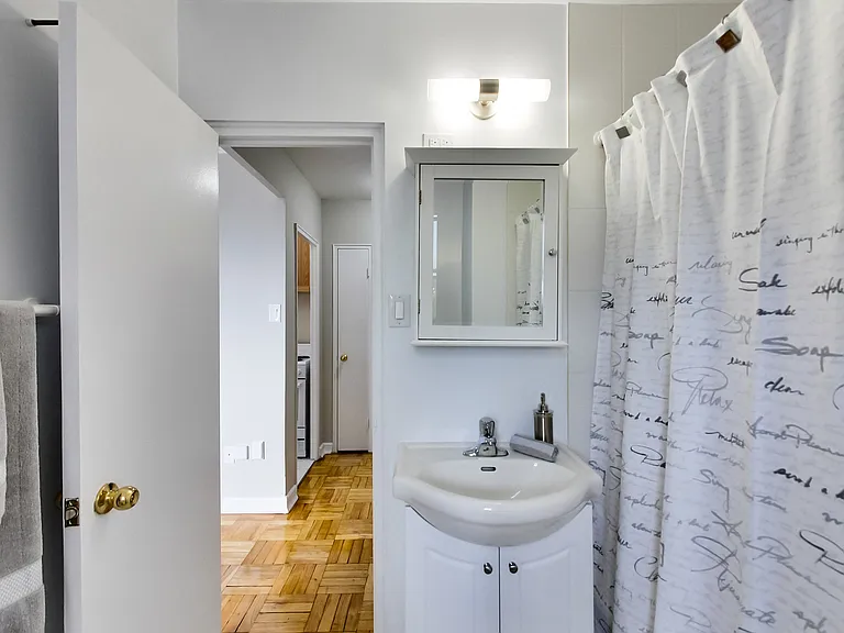 460 Eglinton Ave E #503 — Photo 36