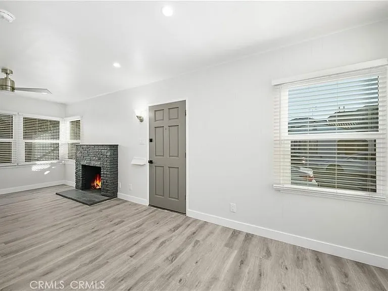 5715 Campo Walk — Photo 11