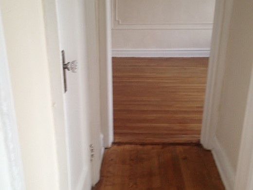 5th image of 2561 43rd St APT 4F